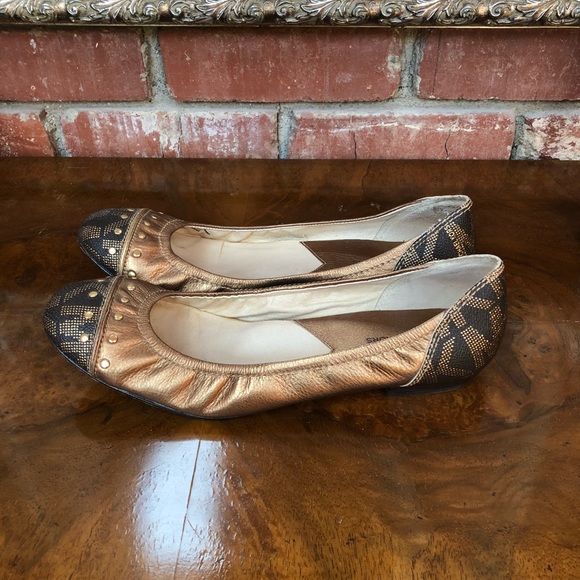 Michael Kors Flats - Picture 2 of 3